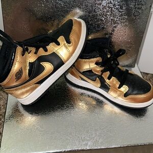Jordan 1’s toddler shoes